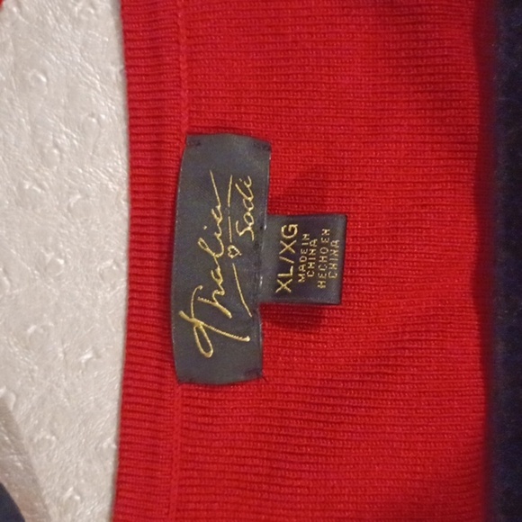 Red zip up sweater XL - Picture 3 of 4